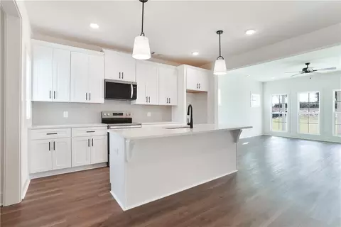 1012 Crossing Ct E, Valley, AL 36854 photo 3