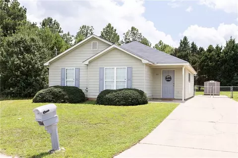 22 Lake Ct, Phenix City, AL 36870