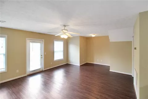 1477 N Donahue Dr #1803, Auburn, AL 36830