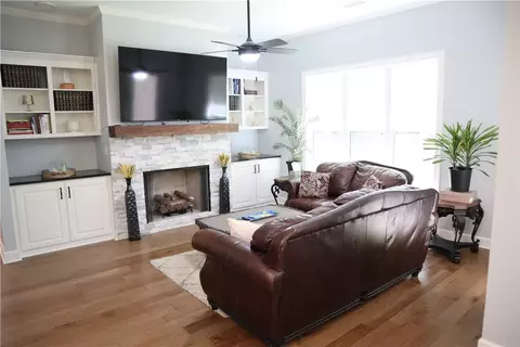 Living - 118 Shadow Moss Dr, Eufaula, AL 36027 photo 1 of 3