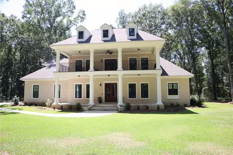 Exterior - 118 Shadow Moss Dr, Eufaula, AL 36027 photo 3 of 11