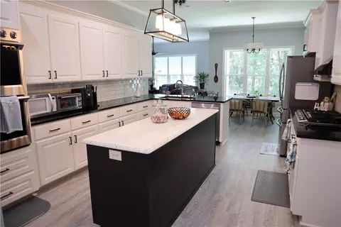 Kitchen - 118 Shadow Moss Dr, Eufaula, AL 36027 photo 1 of 4