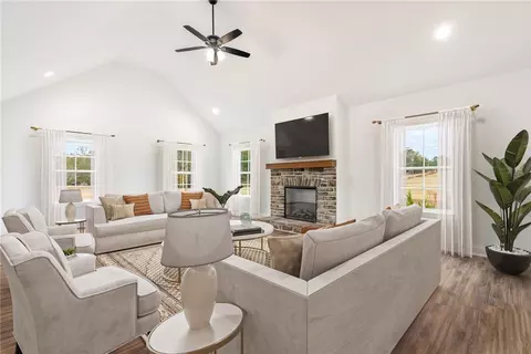 337 Lee Road 852, Opelika, AL 36804