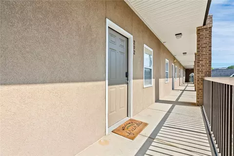 320 W Glenn Ave #202, Auburn, AL 36830