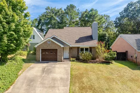 370 Butternut Dr, Auburn, AL 36830