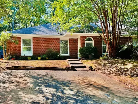 1400 Kurt Cir, Auburn, AL 36830