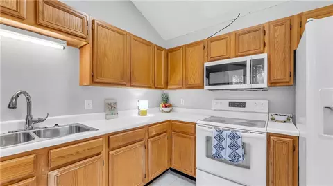 Kitchen - 1502 Douglas St, Opelika, AL 36801 photo 2 of 4