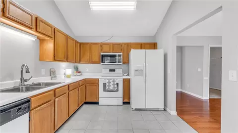 Kitchen - 1502 Douglas St, Opelika, AL 36801 photo 4 of 4