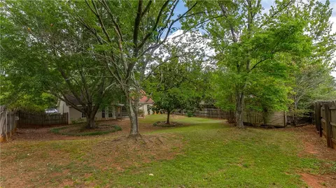 Exterior - 1502 Douglas St, Opelika, AL 36801 photo 13 of 17