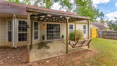 Exterior - 1502 Douglas St, Opelika, AL 36801 photo 11 of 17