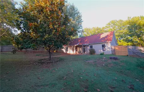Exterior - 1502 Douglas St, Opelika, AL 36801 photo 9 of 17