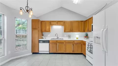 Kitchen - 1502 Douglas St, Opelika, AL 36801 photo 3 of 4