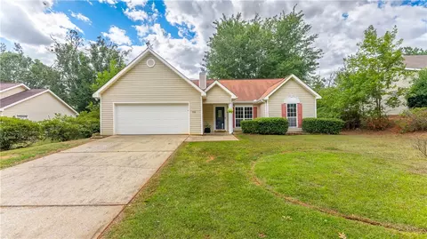 Exterior - 1502 Douglas St, Opelika, AL 36801 photo 3 of 17