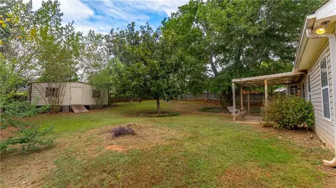 Exterior - 1502 Douglas St, Opelika, AL 36801 photo 16 of 17