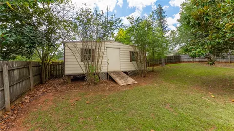 Exterior - 1502 Douglas St, Opelika, AL 36801 photo 15 of 17