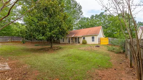 Exterior - 1502 Douglas St, Opelika, AL 36801 photo 14 of 17