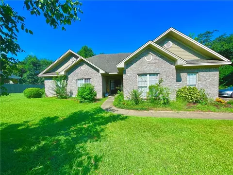 1347 N College St, Auburn, AL 36830