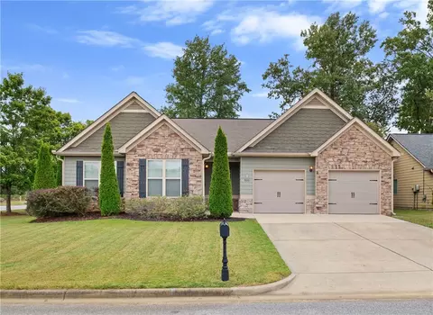 501 Lori Ln, Opelika, AL 36804