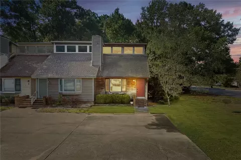802 E Magnolia Ave #A, Auburn, AL 36830