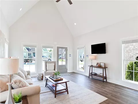 1286 Hidden Den Trl, Opelika, AL 36801