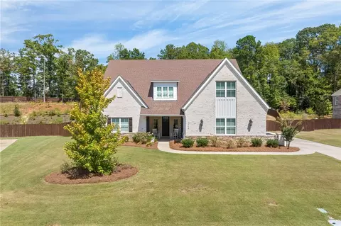 1748 Morning Glory Dr, Opelika, AL 36801
