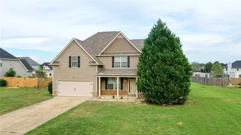 84 Seminole Trl, Fort Mitchell, AL 36856