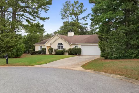 521 Waynewood Ct, Auburn, AL 36830