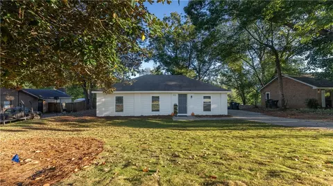 932 Pleasant Ave, Auburn, AL 36832