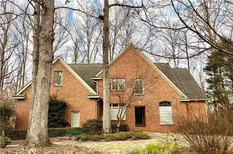 636 Moores Mill Dr, Auburn, AL 36830