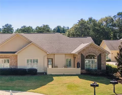 2105 Social Cir, Opelika, AL 36804