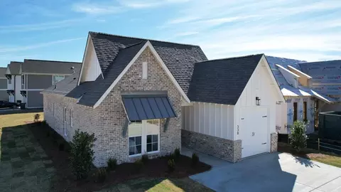 015 Crossing Ct E, Valley, AL 36854