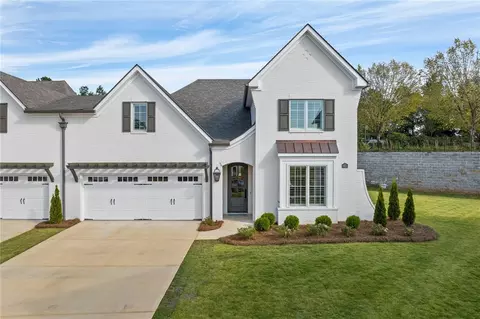 933 Clubview Ct, Auburn, AL 36830