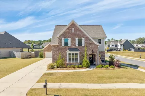 2401 Meadow Cove Rd, Auburn, AL 36832