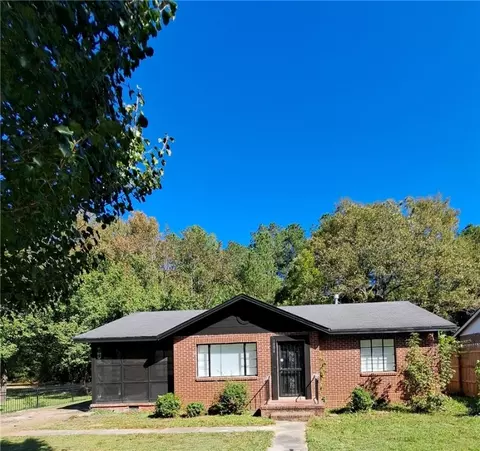 1906 Colvert St, Tuskegee, AL 36083