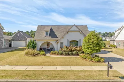 2407 Meadow Cove Rd, Auburn, AL 36832