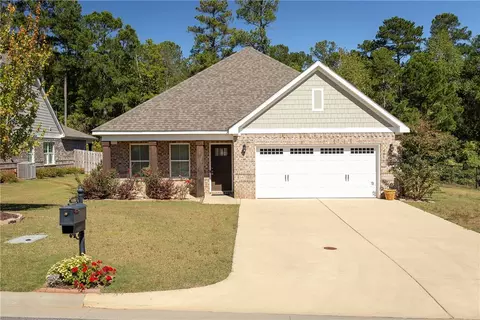 4082 Broadview Dr, Opelika, AL 36801