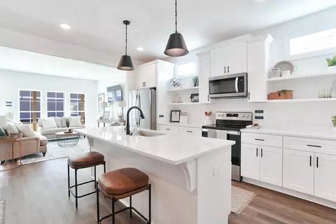 1019 Crossing Ct E, Valley, AL 36854