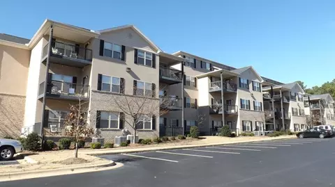 607 W Glenn Ave #308, Auburn, AL 36832