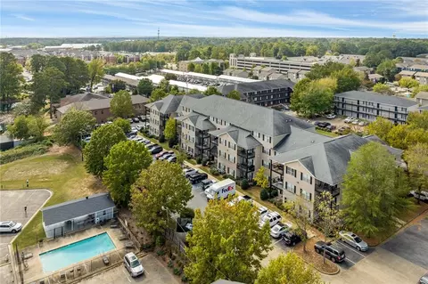 607 W Glenn Ave #206, Auburn, AL 36832