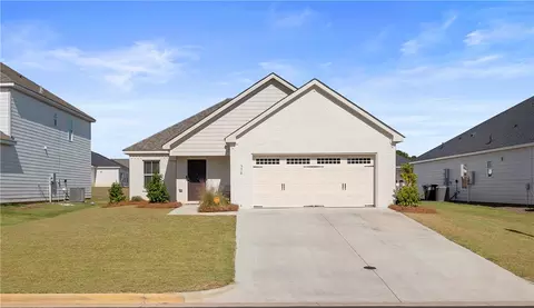 370 Bush Creek Rd, Opelika, AL 36804