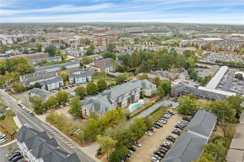 607 W Glenn Ave #210, Auburn, AL 36832