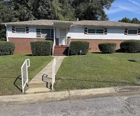 804 Gaillard Dr, Tuskegee, AL 36083