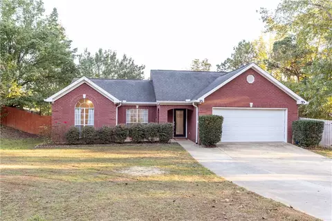 1303 Mccray Ct, Opelika, AL 36801