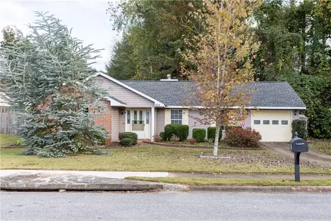855 Dekalb St, Auburn, AL 36830
