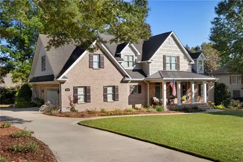 2205 Columbia Dr, Auburn, AL 36830
