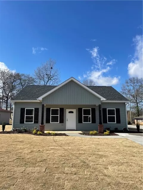 1700 Toomer St, Opelika, AL 36801