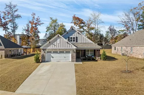 2114 Sherwood Dr, Opelika, AL 36801