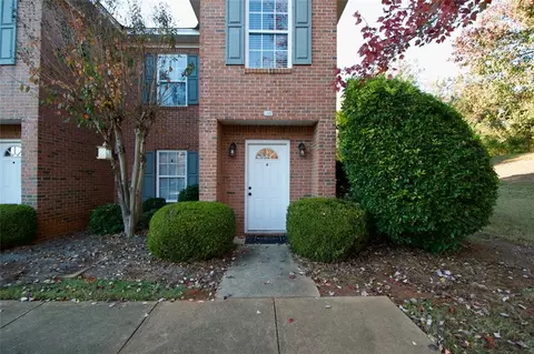 1477 N Donahue Dr #2102, Auburn, AL 36830