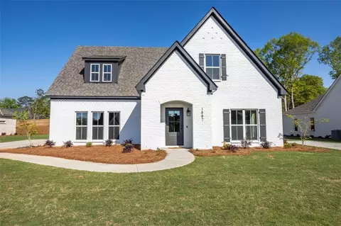 1887 Long Leaf Ln, Opelika, AL 36801