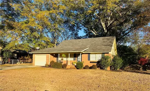 1208 Felton Ln, Auburn, AL 36830
